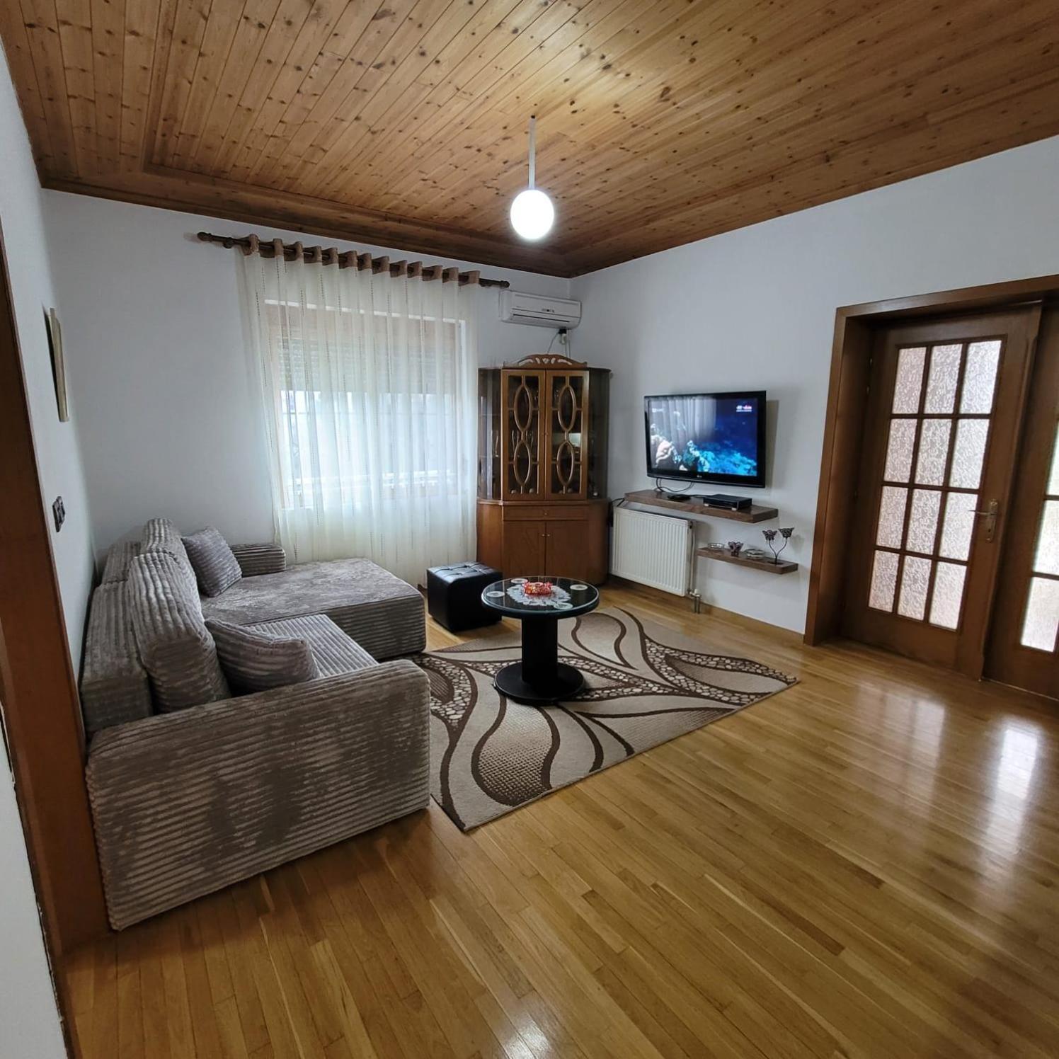 Jona Guest House Gjirokastër Eksteriør billede
