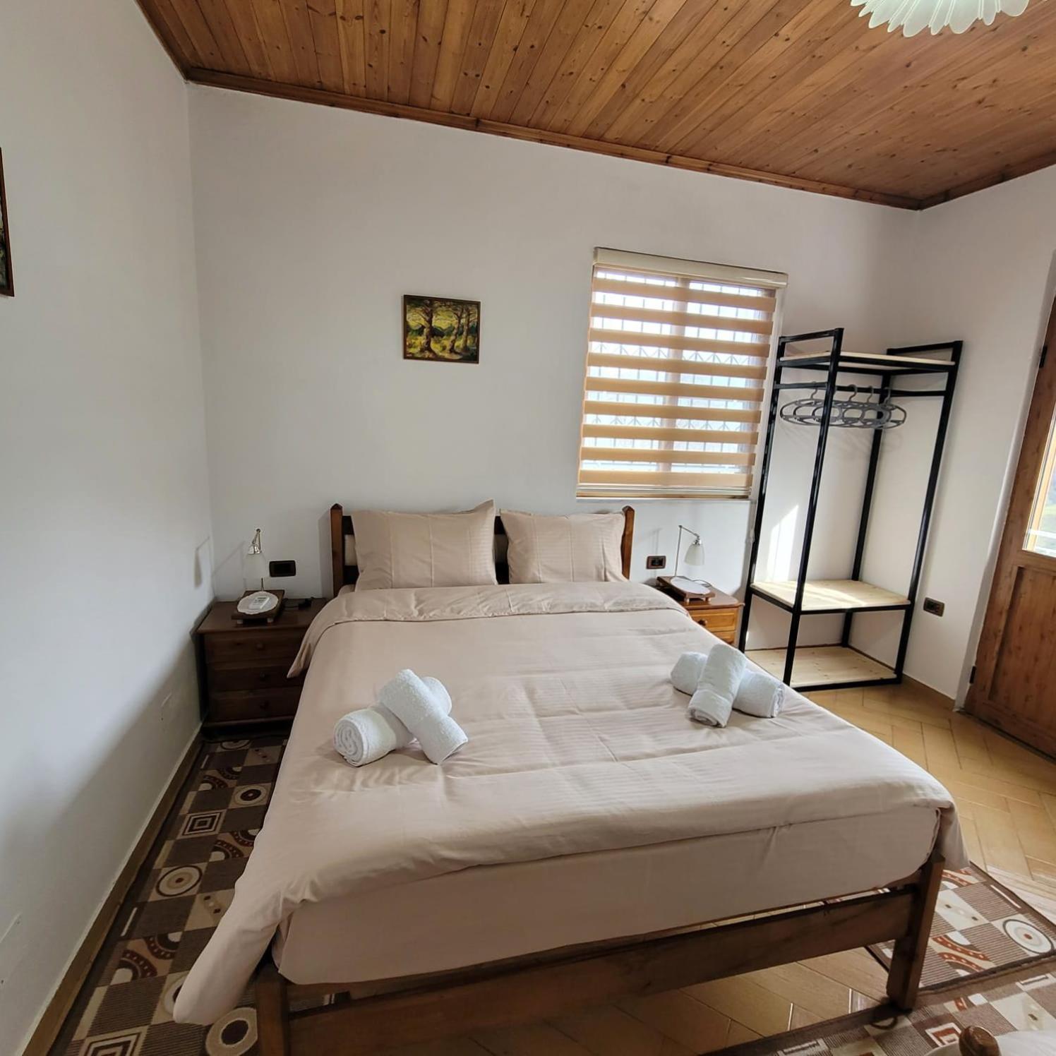 Jona Guest House Gjirokastër Eksteriør billede