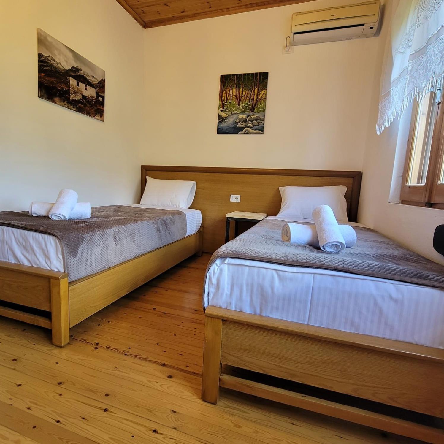 Jona Guest House Gjirokastër Eksteriør billede