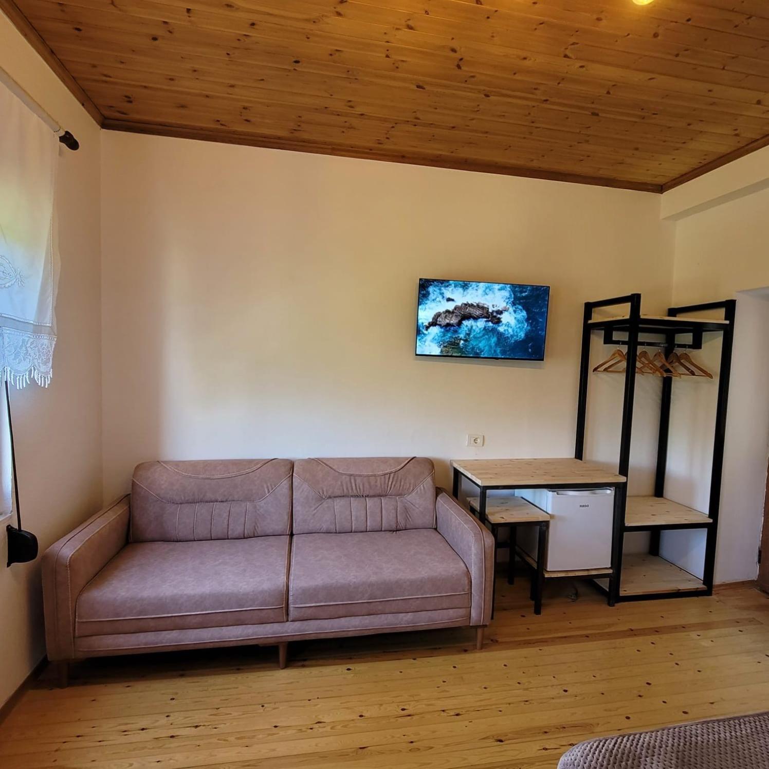 Jona Guest House Gjirokastër Eksteriør billede